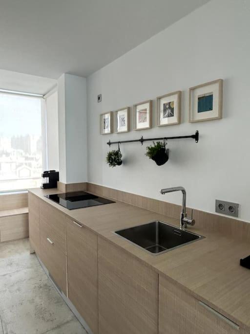 Moderno Y Completo Apartamento Frente Al Mar Málaga Kültér fotó