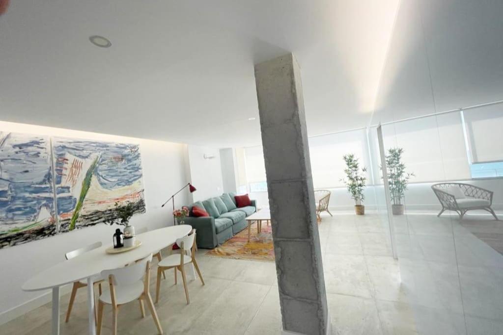 Moderno Y Completo Apartamento Frente Al Mar Málaga Kültér fotó